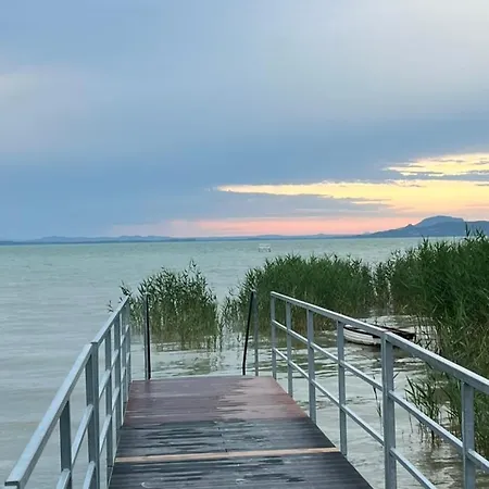 Vikrics Apartment Balatonmariafurdo