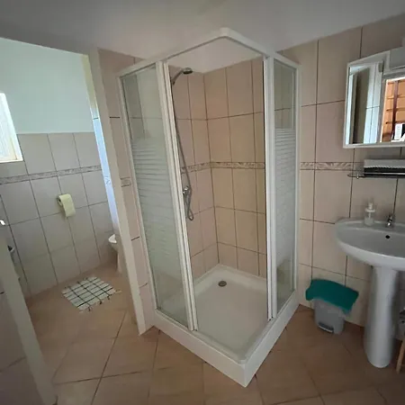 Vikrics Balatonmáriafürdő