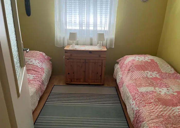 Vikrics Appartement *