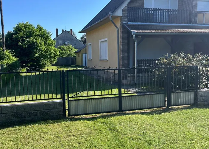 Vikrics Appartement *